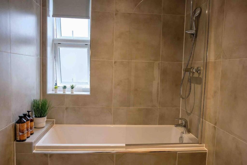 Garden Of Eden 1 Bedroom Flat In Fishponds บริสตอล ภายนอก รูปภาพ