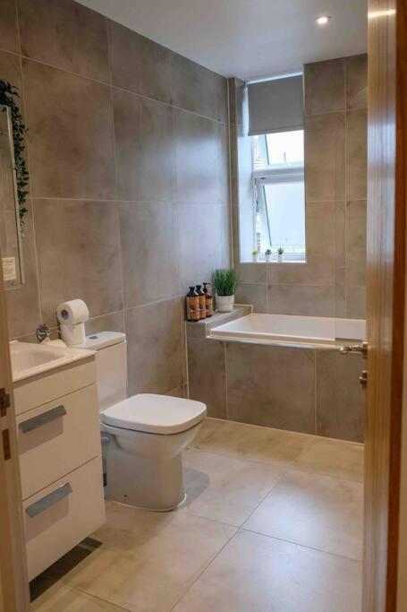 Garden Of Eden 1 Bedroom Flat In Fishponds บริสตอล ภายนอก รูปภาพ
